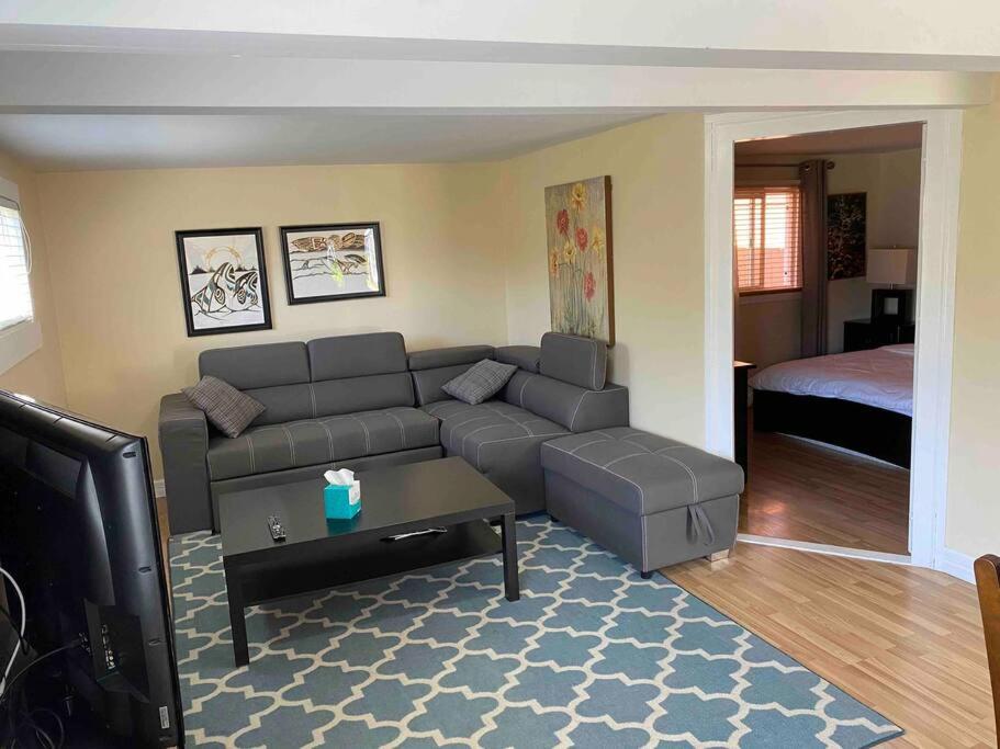 Adorable 2-Bedroom Guesthouse With Free Parking Victoria Exterior photo