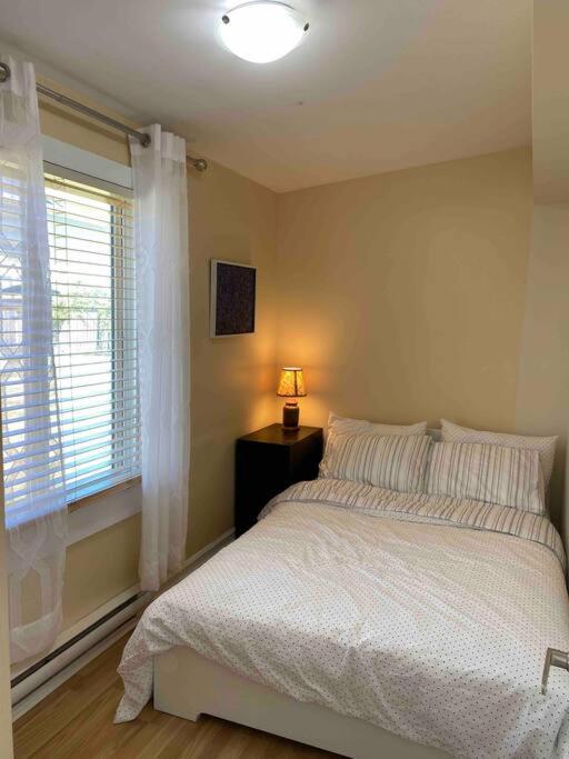 Adorable 2-Bedroom Guesthouse With Free Parking Victoria Exterior photo